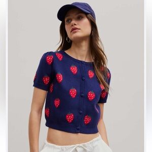 Cider Strawberry Printed Short Sleeve Cropped Cardigan Sweater size Medium